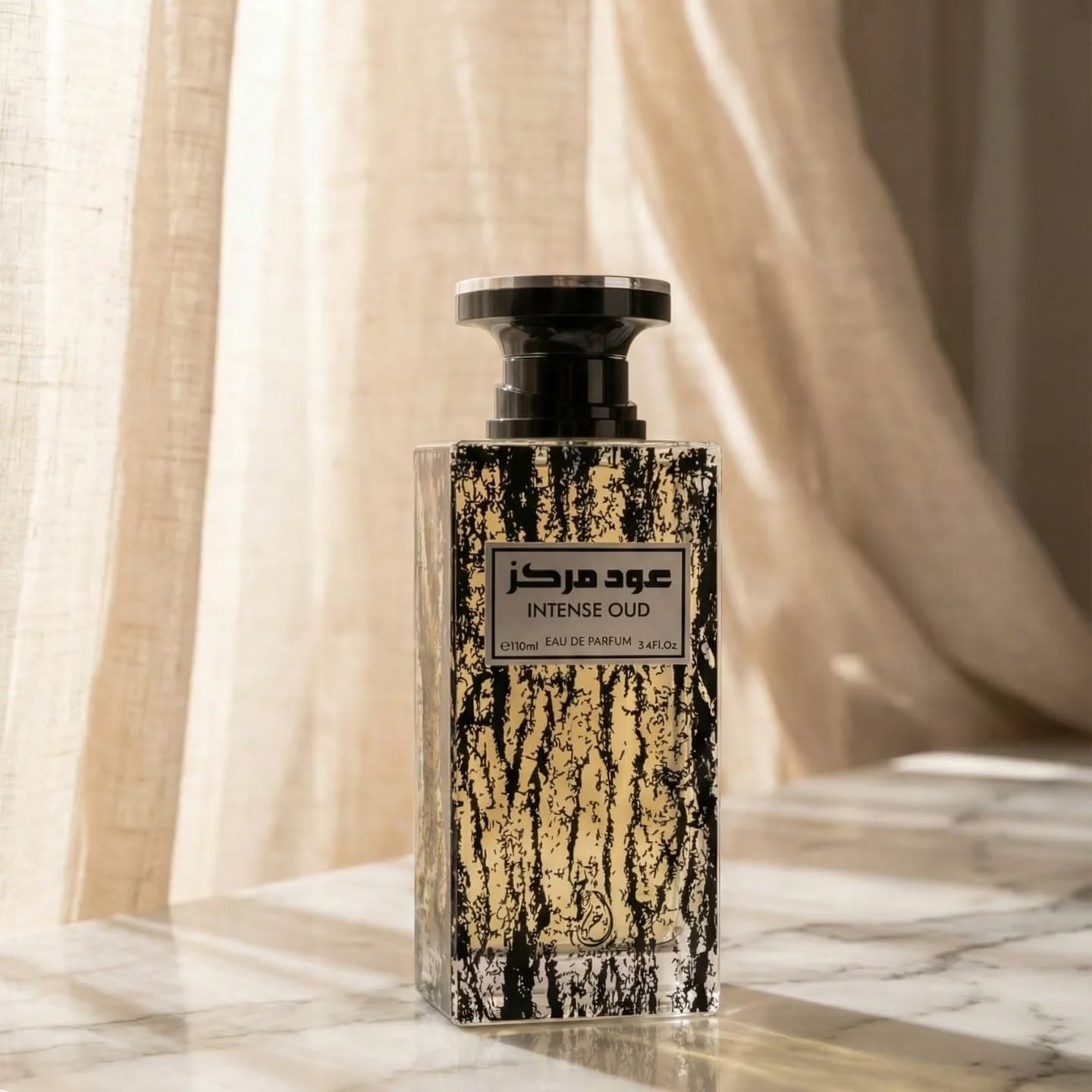 Intense Oud eau de parfum with bark-textured design
